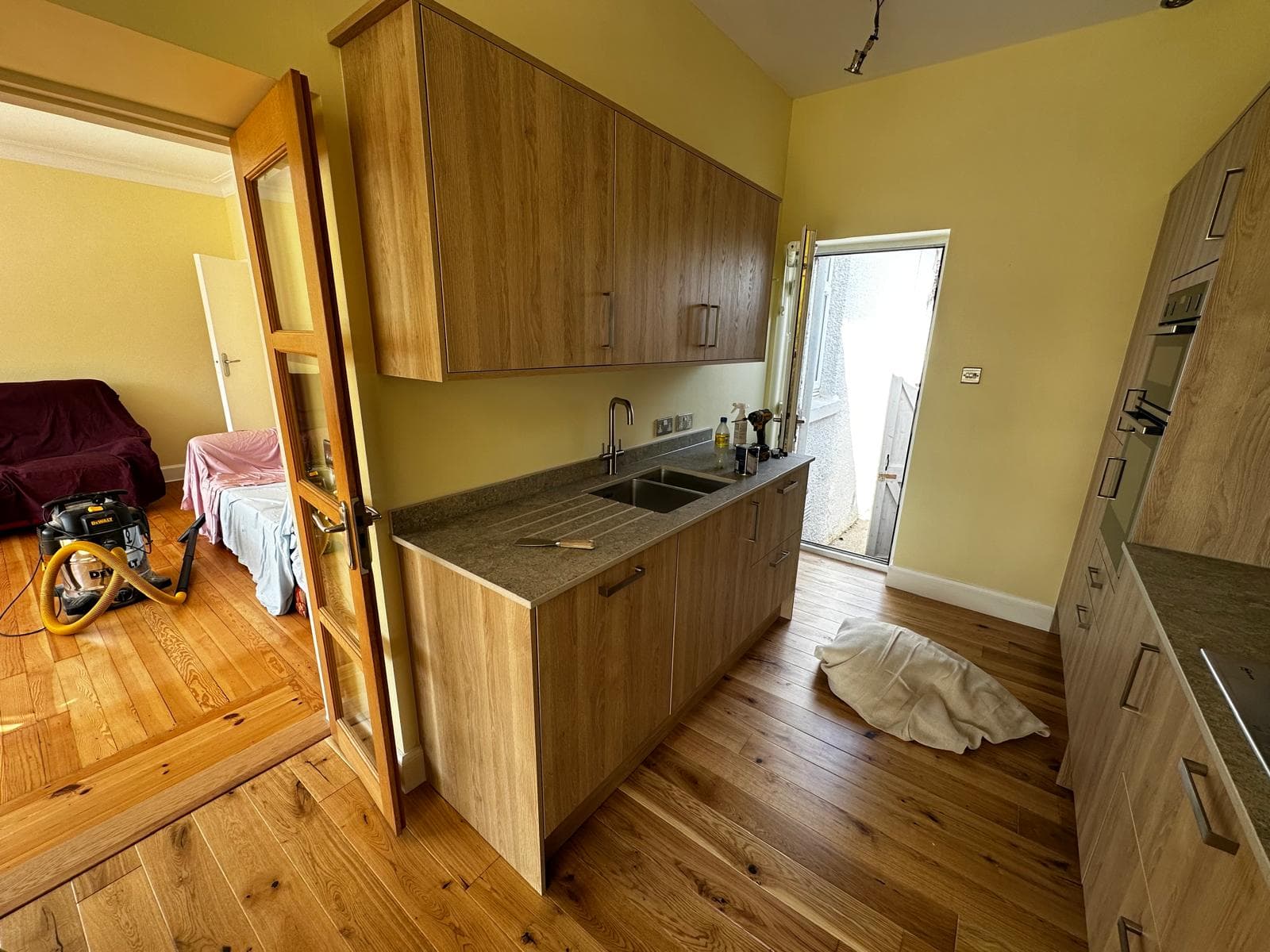 Fitted oak kitchen joinery in a Fife home